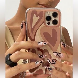 Brown 70’s Retro Heart 12/12 pro iPhone